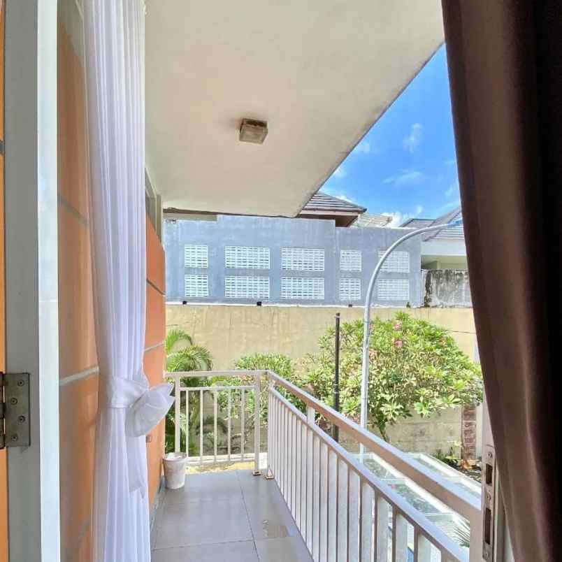 rumah mewah hook 2 lantai 10 menit ke kampus ugm