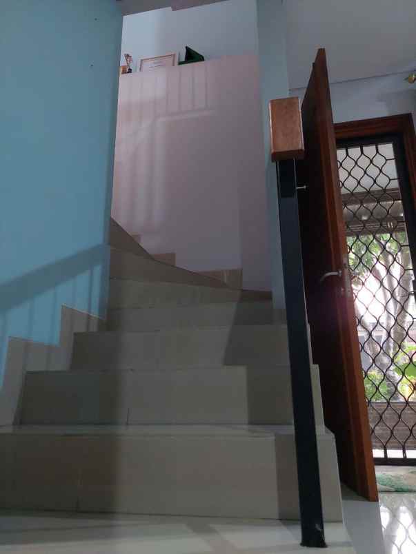 rumah murah dekat graha raya bintaro shm lt 81 m