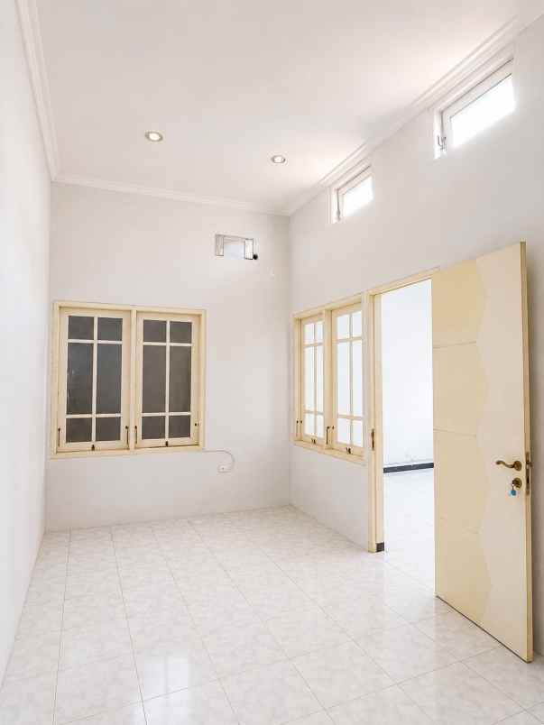rumah murah di pakuwon city surabaya timur