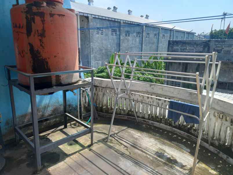 rumah pojok full bangunan