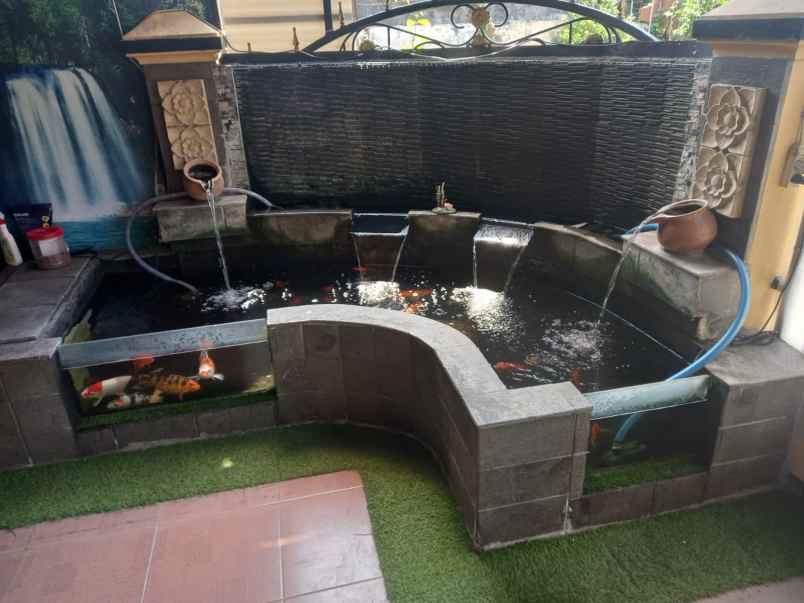 rumah pojok full bangunan