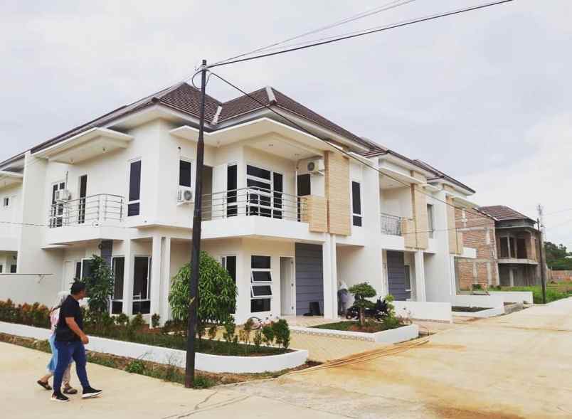 rumah premium 2 lantai di pusat kota karawang