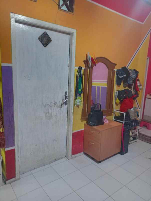 rumah second 2 kontrakan beji depok