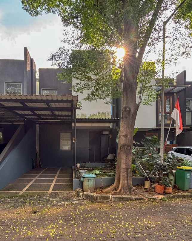 rumah secondary minimalis di veteran bintaro jaksel