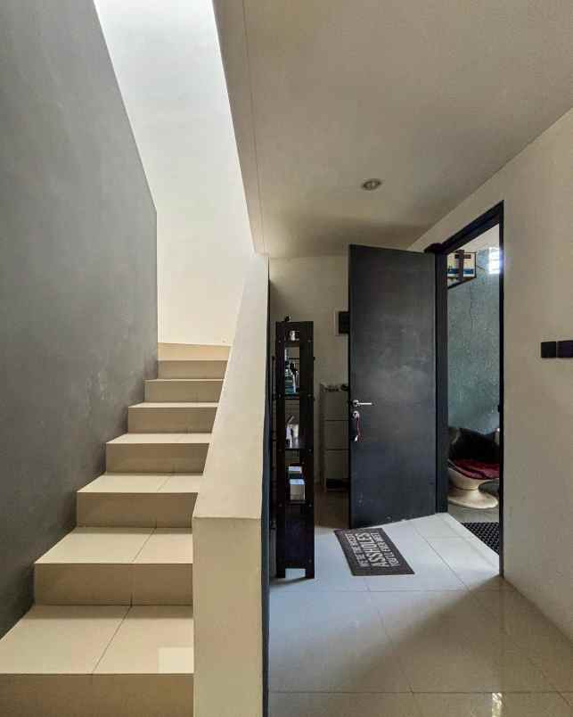 rumah secondary minimalis di veteran bintaro jaksel