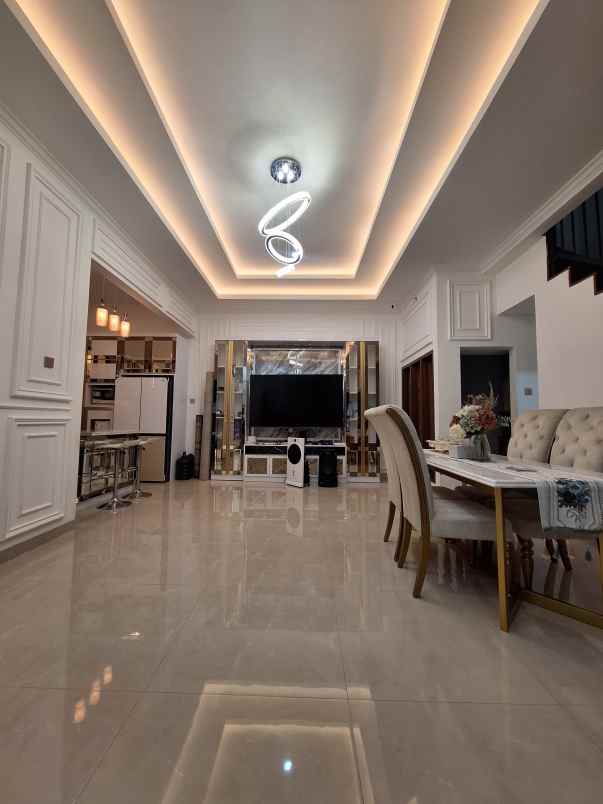 rumah secondary terawat siap huni di rawamangun