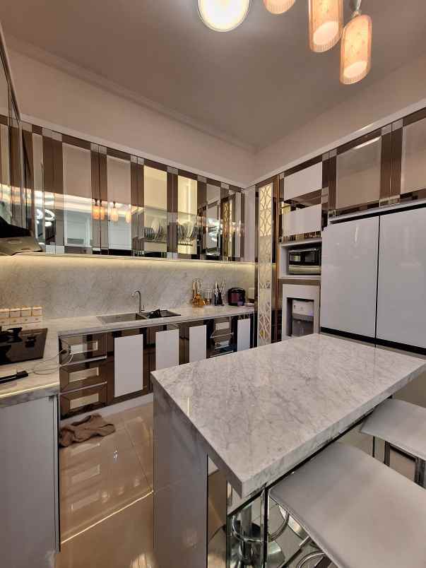 rumah secondary terawat siap huni di rawamangun