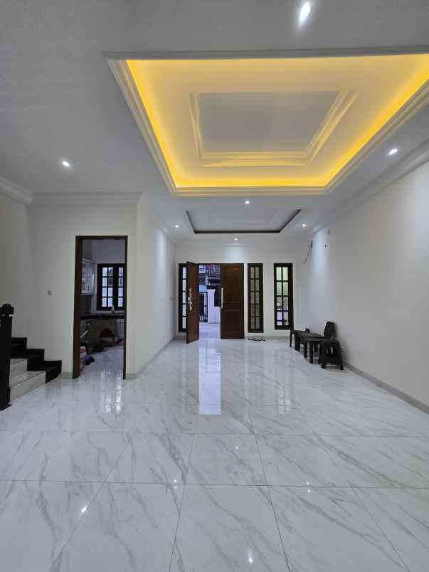 rumah siap huni dalam komplek di duren sawit jaktim