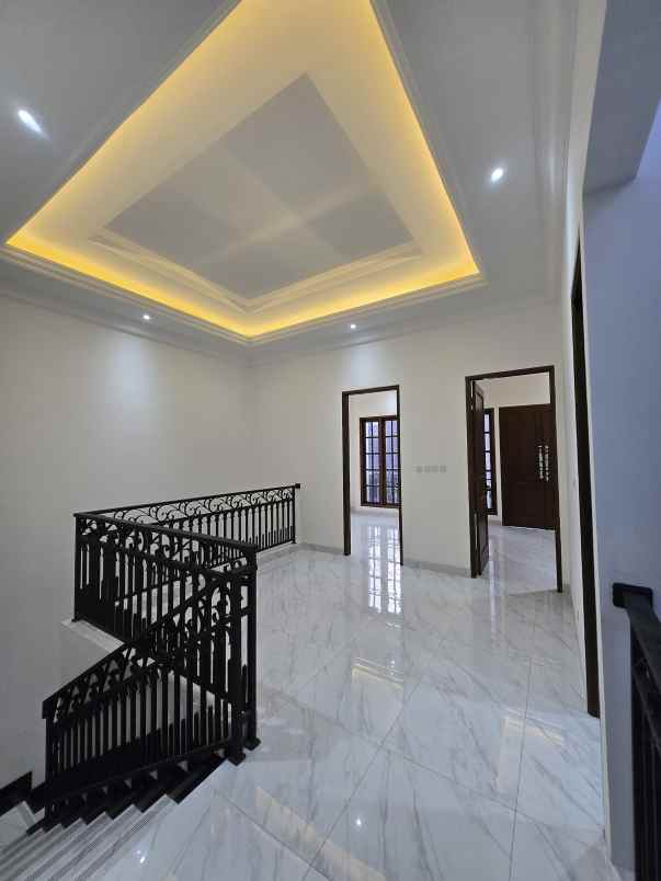 rumah siap huni dalam komplek di duren sawit jaktim