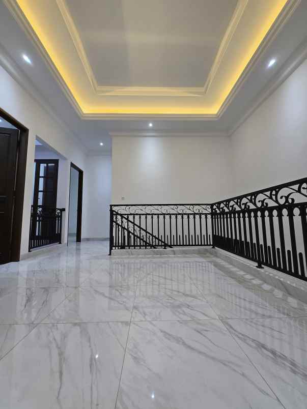 rumah siap huni dalam komplek di duren sawit jaktim