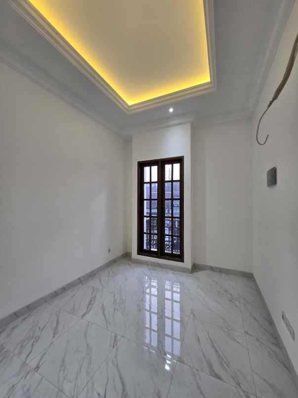 rumah siap huni dalam komplek di duren sawit jaktim