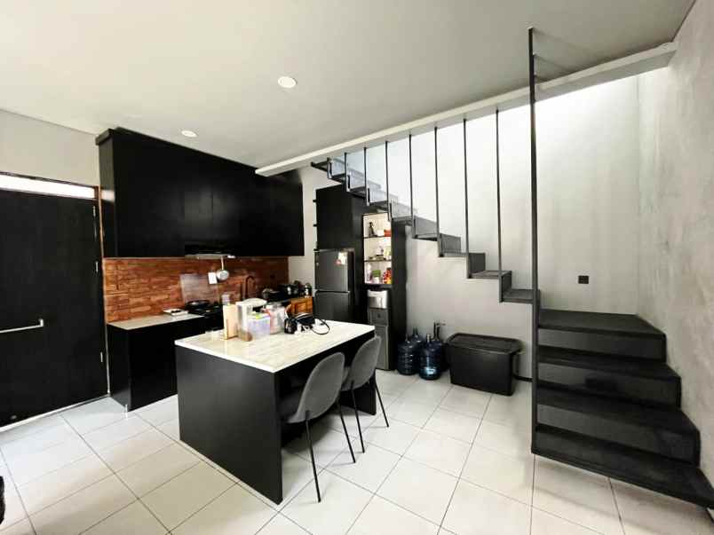 rumah siap huni mewah di gegerkalong kota bandung