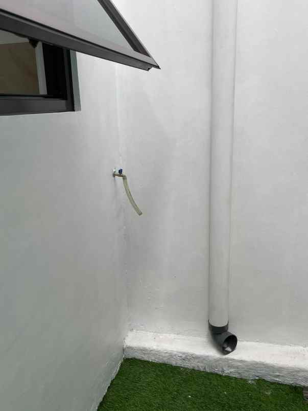 rumah siap huni nempel pondok cabe di sawangan depok