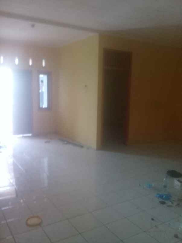 rumah strategis pinggir jln raya utama