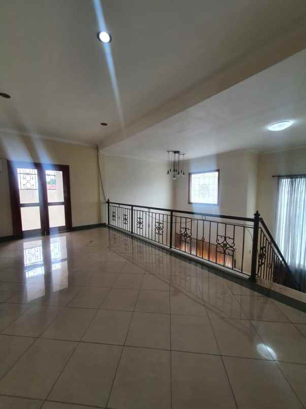 rumah tanah kusir kebayoran lama