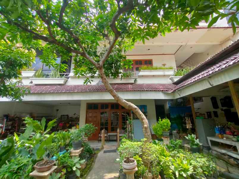 rumah tenggilis 2 1 2 lantai 5 menit ke ubaya surabaya