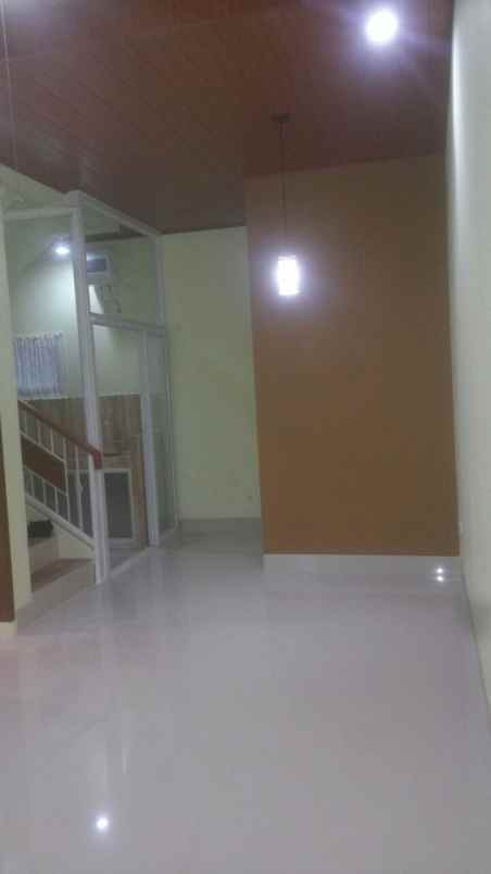 rumah villa permata santi meruyung