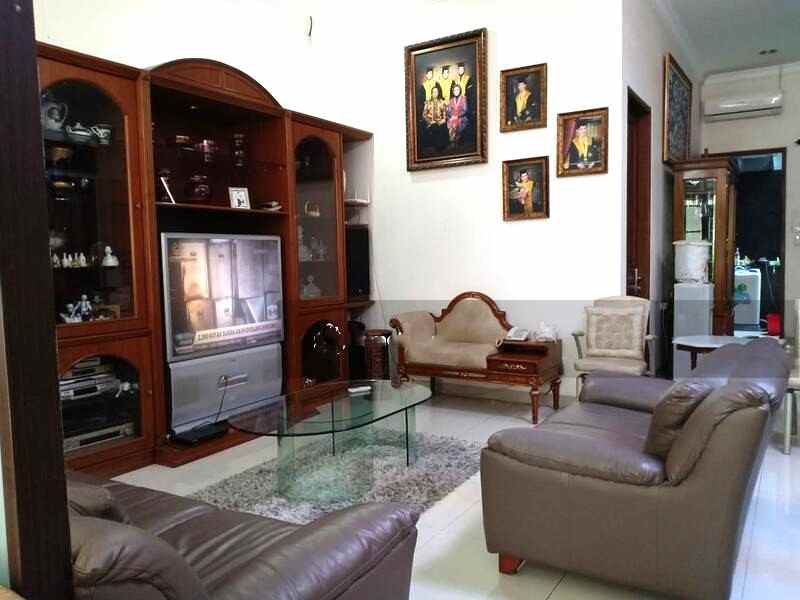 sale rumah nyaman besar kawasan elit turangga lengkong