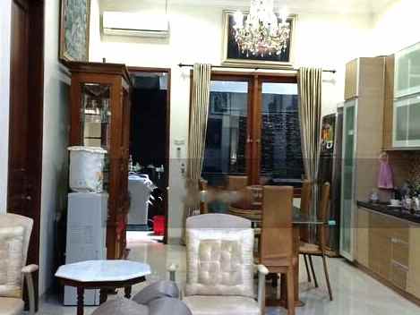 sale rumah nyaman besar kawasan elit turangga lengkong