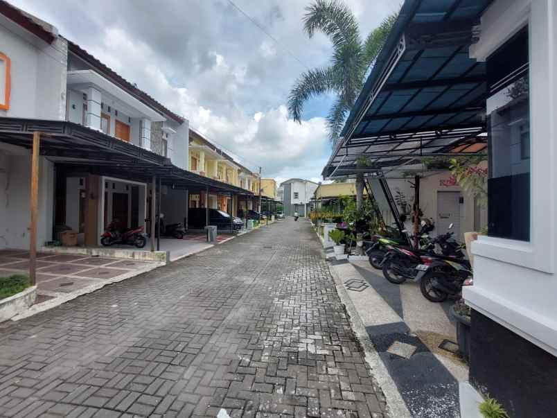 unit rumah induk dan kost exclusive 50 meter dari uii