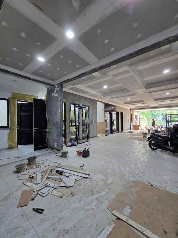 brand new classic modern house tebet jakarta selatan