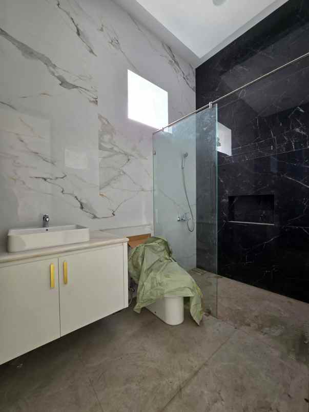 brand new classic modern house tebet jakarta selatan