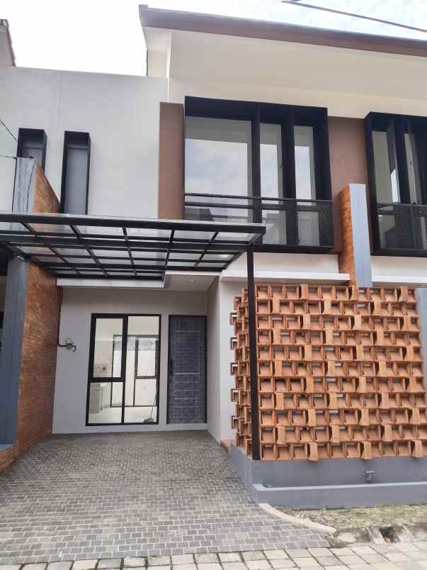 cari rumah siap huni dekat halim lubang buaya jaktim