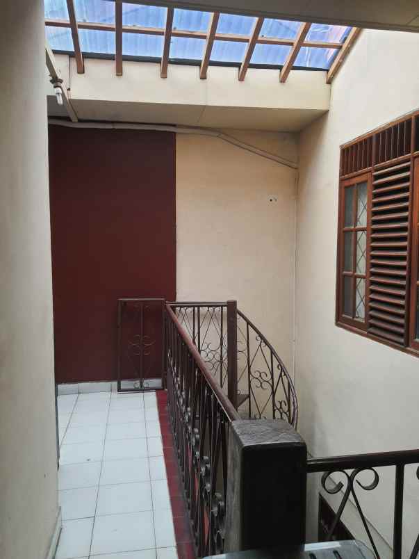 di jual rumah di sektor 5 bintaro