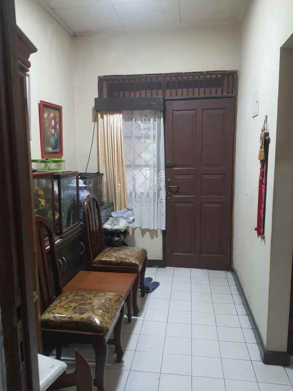 di jual rumah di sektor 5 bintaro