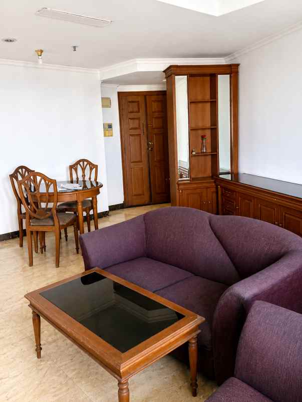 dijual apartemen jl letjen s parman slipi