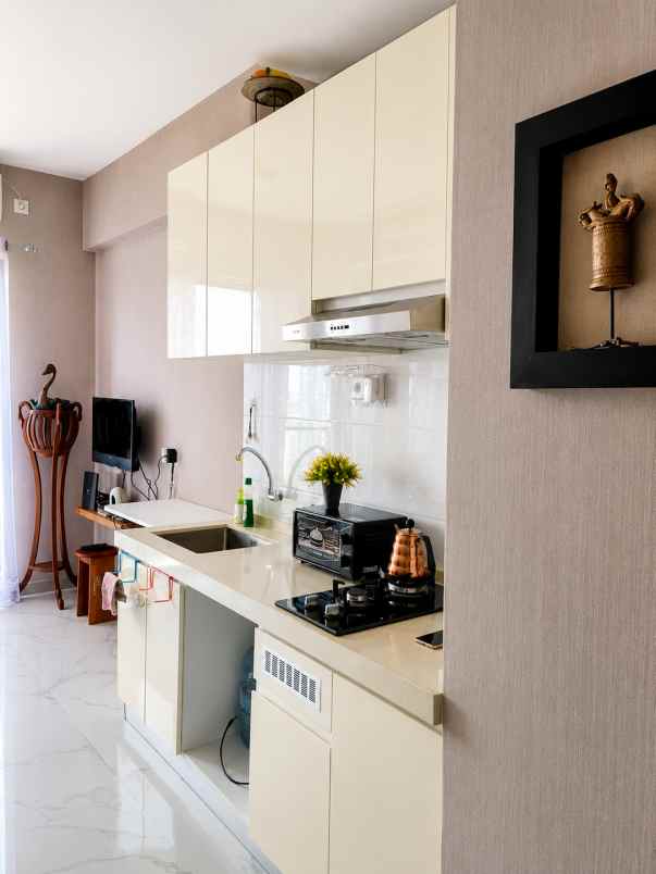 dijual apartemen jl letjen s parman slipi