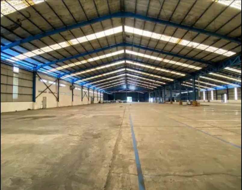 dijual cepat gudang pabrik kawasan delta silicon