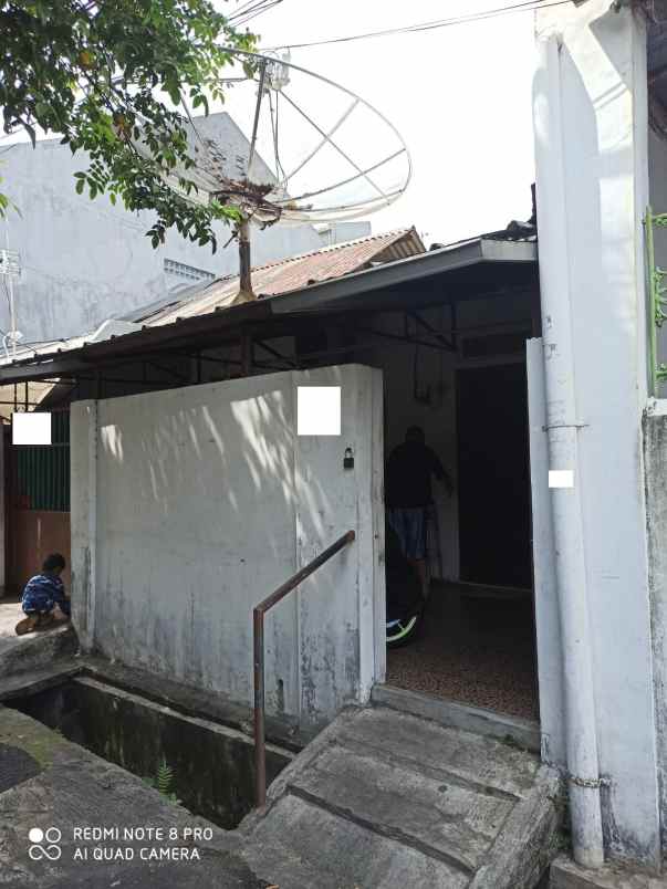 dijual cepat rumah standart di taman sari bisa nego