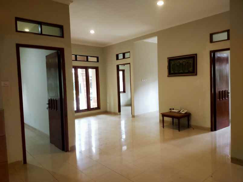 dijual cepat yang unit rumah pesona khayangan depok