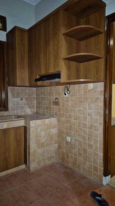 dijual cepat yang unit rumah pesona khayangan depok