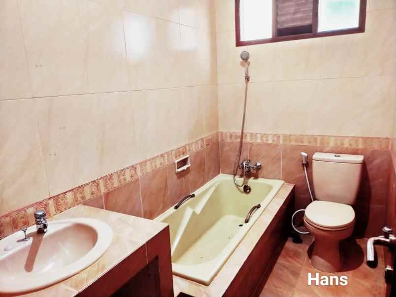 dijual cepat yang unit rumah pesona khayangan depok