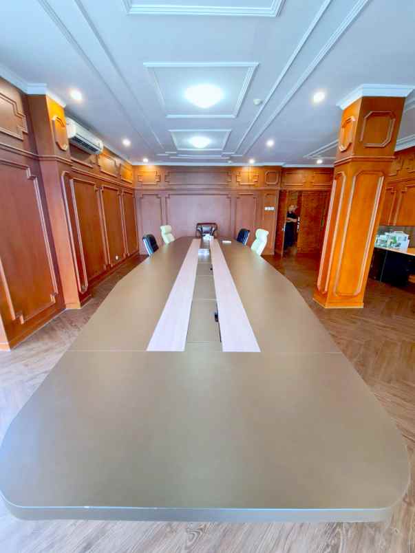 dijual gedung megah 5 lt rooftop di ciputat tangerang