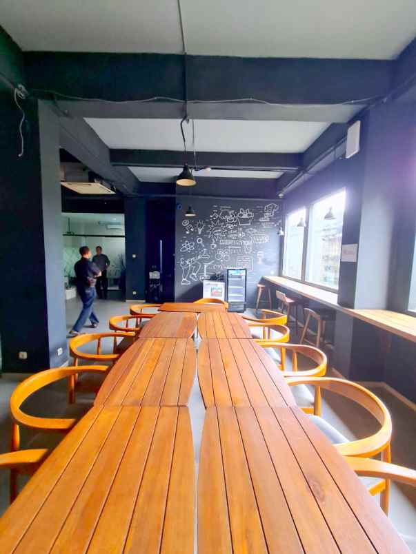 dijual gedung megah 5 lt rooftop di ciputat tangerang