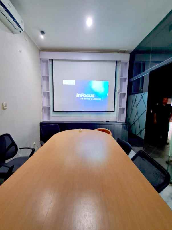 dijual gedung megah 5 lt rooftop di ciputat tangerang