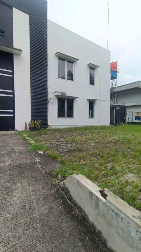 dijual gudang di taman tekno bsd tangerang