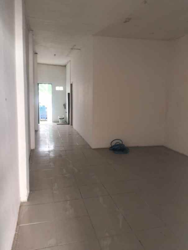 dijual ruko gudang kantor jalan kamal raya jakarta barat