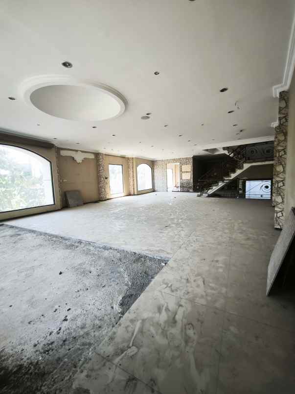 dijual ruko gudang kantor jalan mayjen sungkono