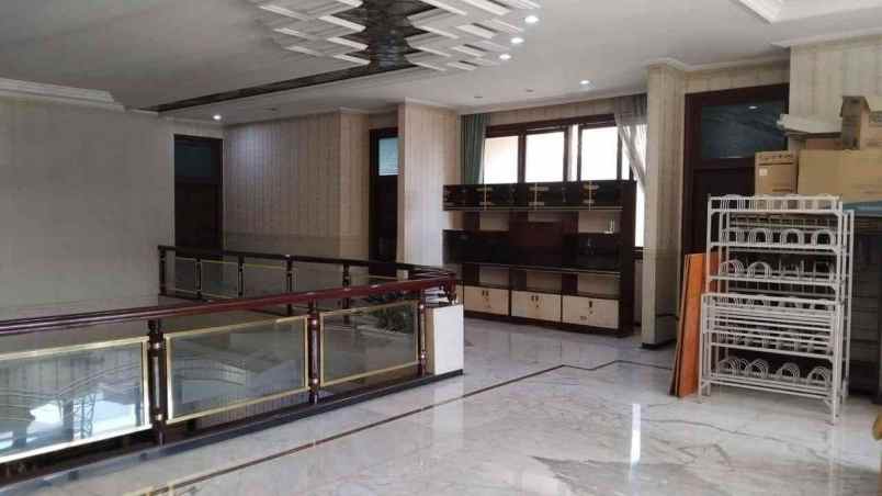 dijual ruko gudang kantor jl dr ir h soekarno