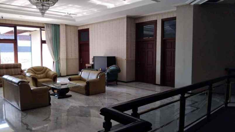 dijual ruko gudang kantor jl dr ir h soekarno