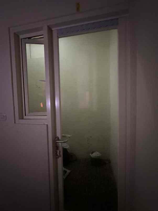 dijual rumah 2 lantai setro baru