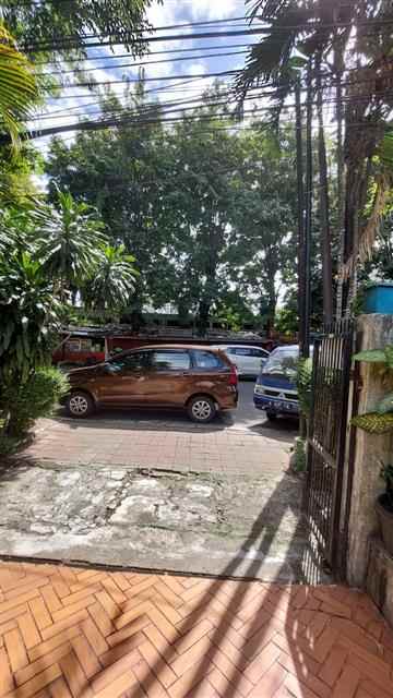 dijual rumah 88 jln raya pejompongan