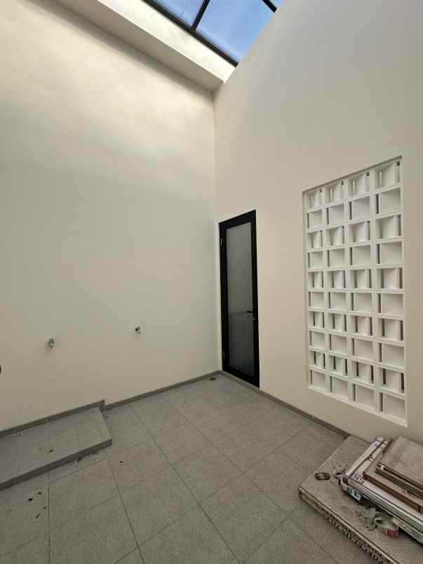 dijual rumah baru lokasi araya golf malang