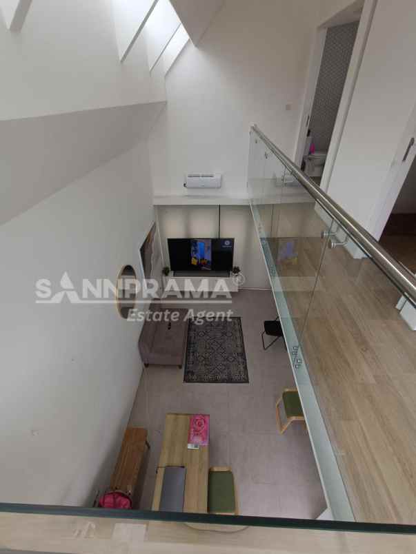 dijual rumah bedahan