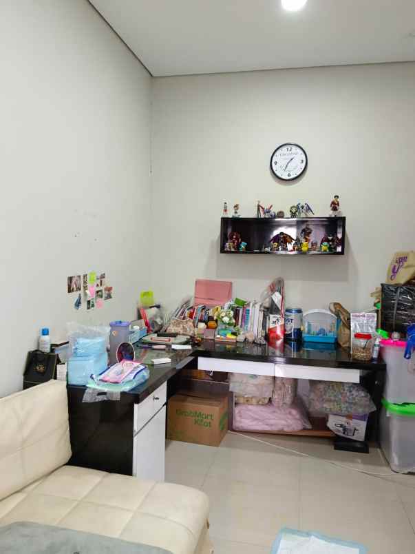 dijual rumah belakang mall kelapa gading