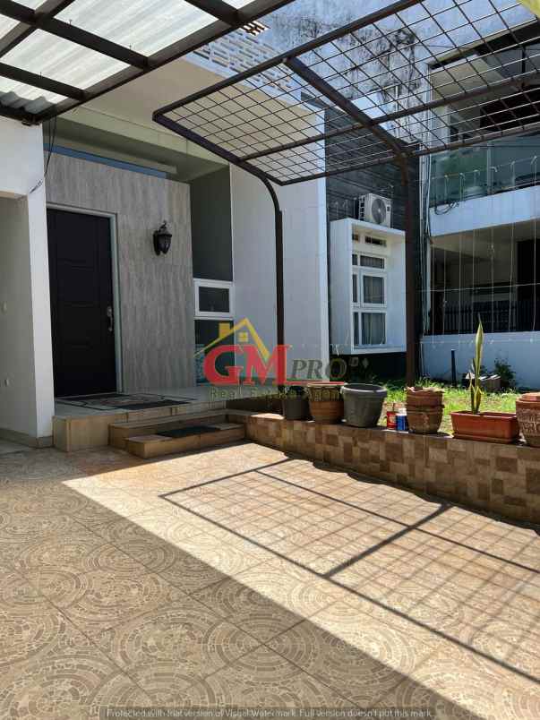 dijual rumah buah batu regency